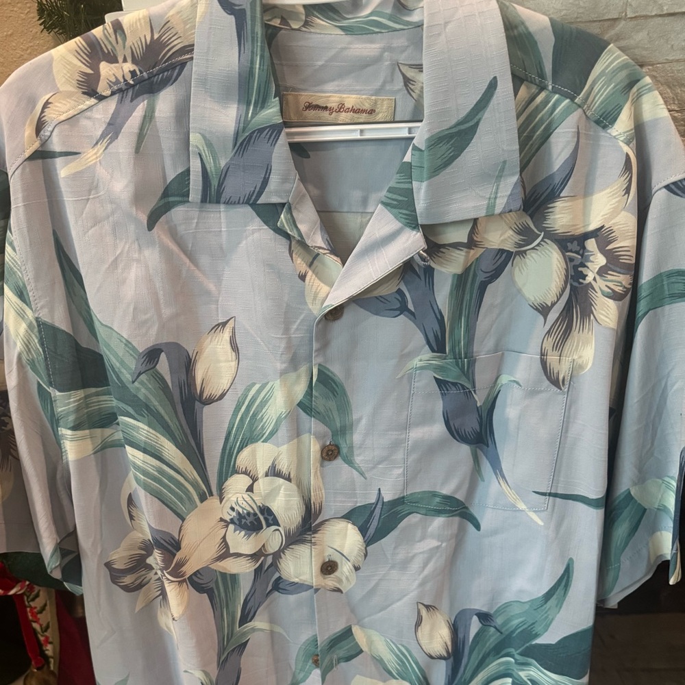 Tommy Bahama Men's Short Sleeve Blue Floral Shirt